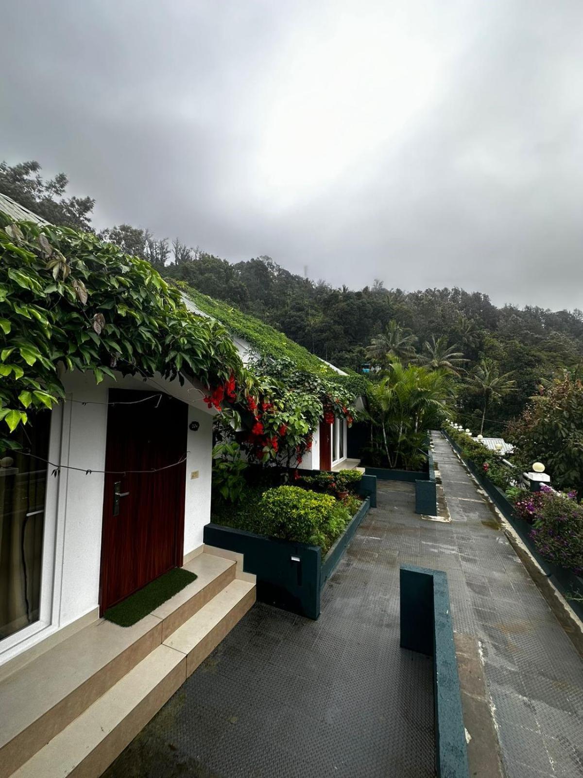 Munnar Tea Hills Resort - Mthr Екстериор снимка