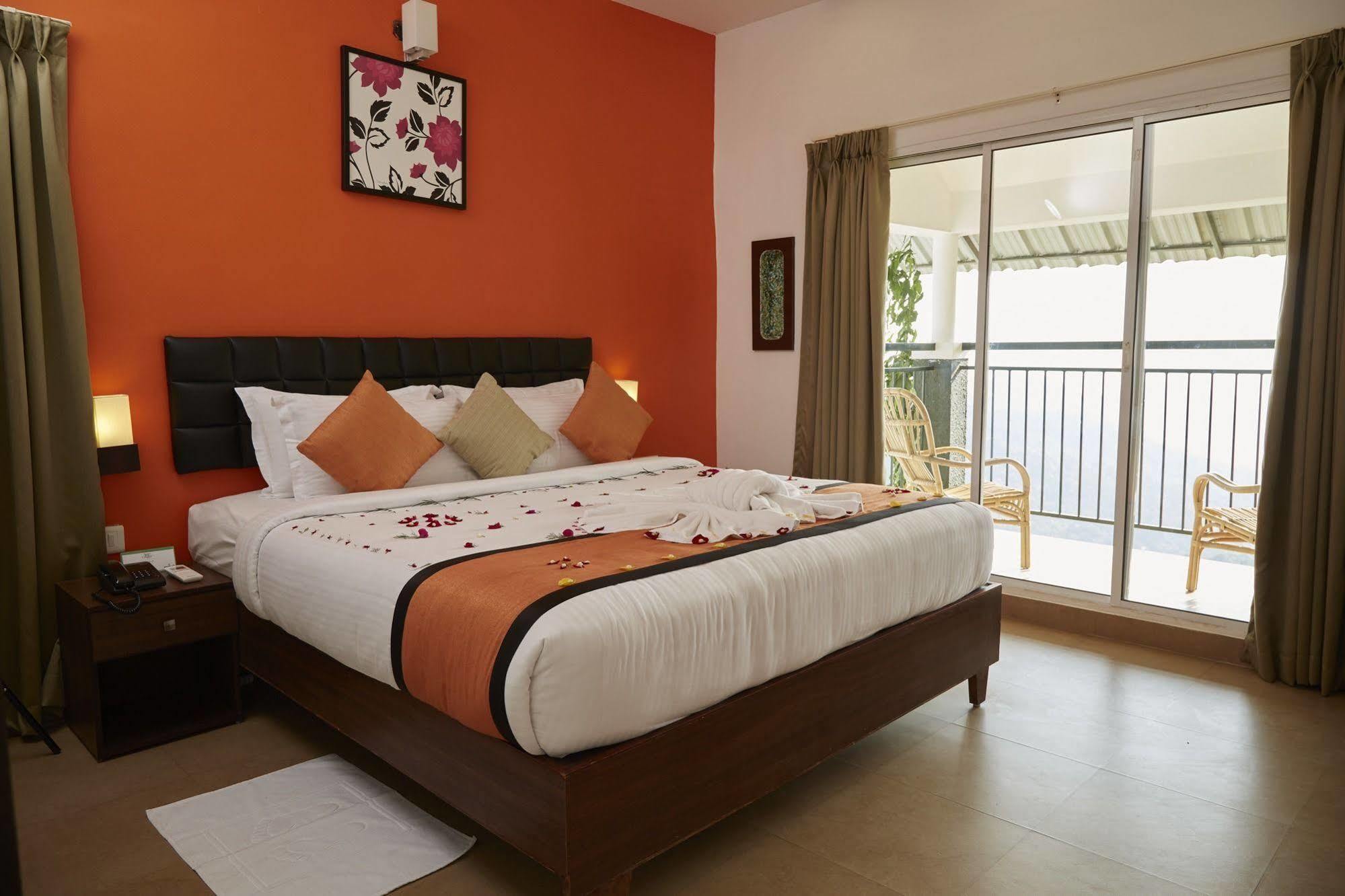 Munnar Tea Hills Resort - Mthr Екстериор снимка